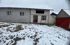 Casă cu 3 camere cu Teren 10000 Mp în Central - 10