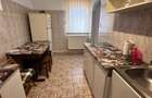 De vanzare apartament cu 2 camere ?i 2 balcoane, in zona Scolii nr 5 - 4