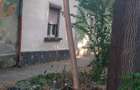 Vand casa la curte comuna mica. - 1