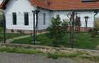Casă cu 2 camere cu Teren 3500 Mp în Central - 1