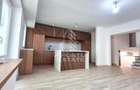 Apartament samanta cu 3 camere in zona Polivalenta - 1