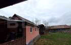Casa renovata cu 4 camere si teren de 2.000 mp, terasa si bucatarie de