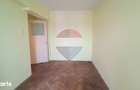 Apartament cu 3 camere de vanzare -decomandat- Micro 13, Gala?i - 9
