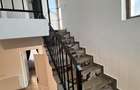 Casa cu 4 camere de inchiriat in suburbie