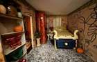 Inchiriez apartament 2 camere, bucatarie, hol si baie mobilat