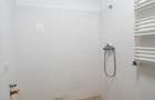 Otopeni central - Calea Bucurestilor (DN1) vila P+2 cu 7 camere 6 bai, parcare