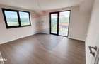 Casa / Vila cu 4 camere de vanzare - 1