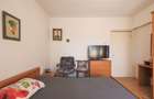 Apartament cu 3 camere decomandat în Intim - 3