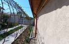 Casa 3:camere , bucatarie,baie,teren,la 8,5 km de Selgros Craiova - 8