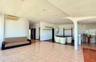 Apartament cu 4 camere decomandat în Sud - 4