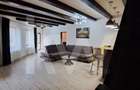 Apartament 3 camere, pe doua niveluri ,ultracentral, curte si loc de p - 1