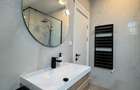 Apartament cu 3 camere decomandat în Tractorul - 17