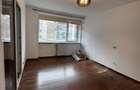 Apartament cu 4 camere decomandat în P-ța Victoriei - 3