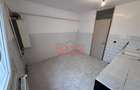 Apartament cu 3 camere semidecomandat în Central - 2