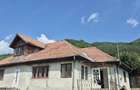 Casă cu 4 camere în Central - 1
