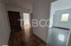 Apartament 70 mp semidecomandat 3 camere balcon 6 mp Bulevardul Unirii