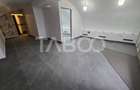 Spatiu comercial de vanzare 55 mp curte parcare zona Central din Sibiu - 1
