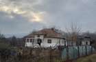 Casă cu Teren 2448 Mp în Pârscov - 1