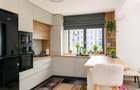 Apartament cu 3 camere decomandat în Tractorul - 1