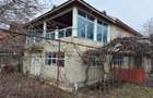 Vila P+1,hala 70 m2 la parter, la DN4 - 5