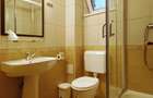 Casă individuală cu 10 camere cu Canalizare în George Bacovia - 11