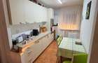 2 cam dec etaj 2 centrala proprie renovat zona Mircea cel Batran - 1