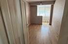apartament cu 2 camere(transformat in 3 camere), situat pe strada Gheorghe Petra?cu, in bloc P4 - 3