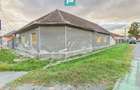 Casă individuală cu 8 camere cu Canalizare în Pârneava - 2