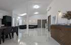Apartament cu 4 camere semidecomandat în Central - 2