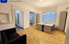 Apartament cu 4 camere decomandat în P-ța Victoriei - 4