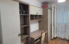 Inchiriere Ap 3 camere, et. 2, perioada lunga, decomandat, utilat complet