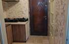 Proprietar garsoniera renovata, mobilata, Km 4 5, etaj 2 .