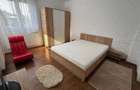 Inchiriez casa Bucurestii Noi 3 camere, renovata si mobilata modern, curte 400mp cu gratar si mobilier, metrou 8min, parcare