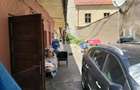 Vand casa 45mp, 2camere bucatarie,baie ,curte de 60mp ,pod cu posibilitate de mansardare .Geamuri la - 8