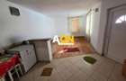 Casa 8 camere, cu 2 corpuri de cladire,  387 mp teren, zona Centru