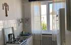 De inchiriat apartament 3 camere semi decomandat, utilat si partial mobilat, 300 , negociabil