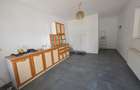 Casa individuala 7 camere+ apartament, 5 locuri de parcare. Sagului - 14