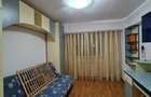 Apartament cu 3 camere decomandat în - 4