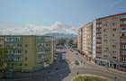 Apartament cu 3 camere decomandat în Tractorul - 22