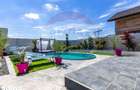 Vila de lux cu piscina de inchiriat - 12