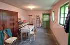 Casa renovabila cu 2 spatii comerciale, 416.6 mp, teren de 7 - 8