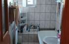 Particular, vand apartament 3 camere,decomandat,2 bai,etaj 5/8 78 mp 2 balcoane unul inchis zona Vlahuta-Gemenii Pret 155000 - 2