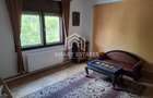 Apartament cu 5 camere semidecomandat în Ștefan cel Mare - 3 Apartament cu 5 camere semidecomandat în Ștefan cel Mare - 3