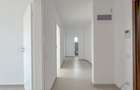 Apartament cu 3 camere decomandat în Tractorul - 9