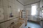 Vand casa ultracentral pretabil clinica privata, cabinete av - 1