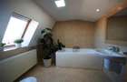 Apartament cu 4 camere decomandat în Tractorul - 31