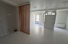central,90mp in clădire de birouri, pretabil birouri, coafor,cabinete etc - 6