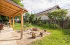 Casa spatioasa, 5 camere, livada si potentiala pensiune (90 km Bucure - 15