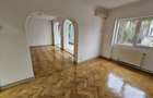 Apartament cu 4 camere decomandat în P-ța Victoriei - 1