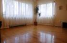 apartament cu 5 camere, curte si gradina - 2